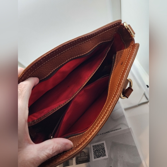 Dooney and Bourke Pepple grain leather Crossbody bag in very good condit… - Picture 11 of 12